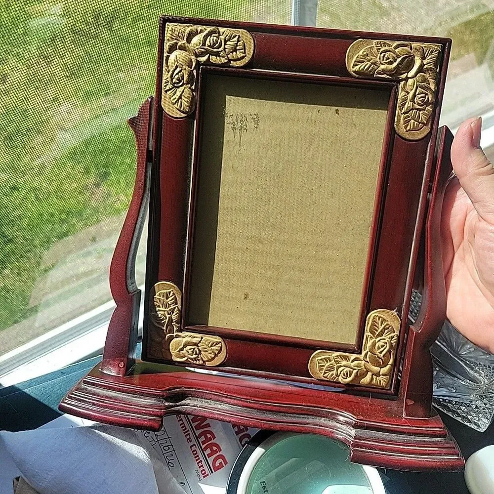 Vtg Victorian Style Swivel Picture Frame Ornate Faux Wood Tabletop Taiwan ROC